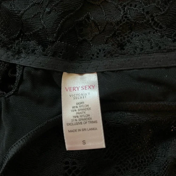 Victoria’s Secret 3 piece black lace set - Picture 7 of 14